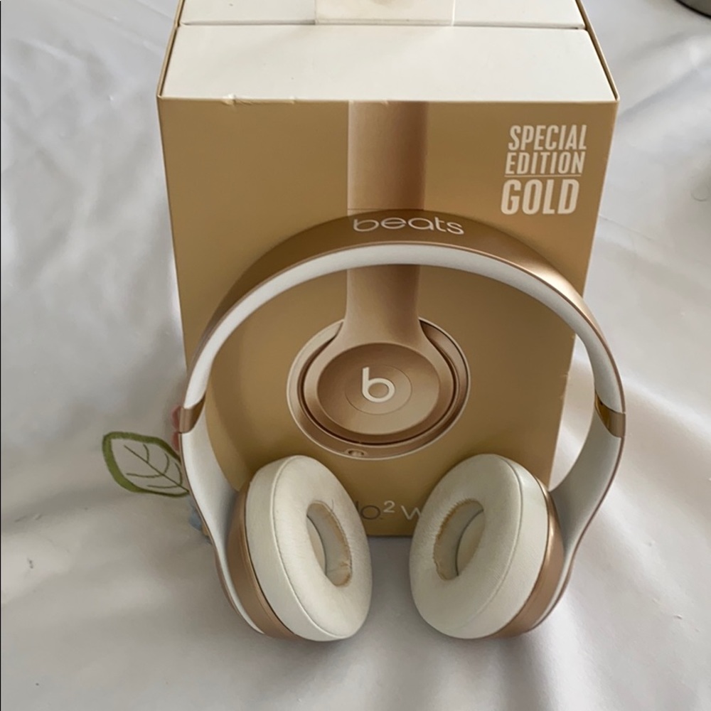 GOLD BEATS